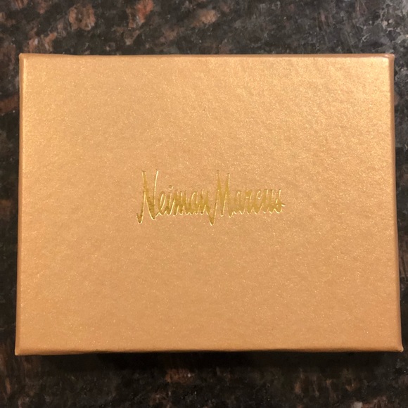 Neiman Marcus Wallet - Picture 6 of 6